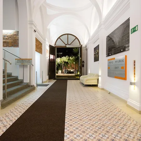 Dikul Market Square Hotel 3*