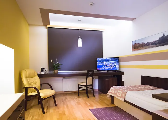 Dikul Market Square 3*