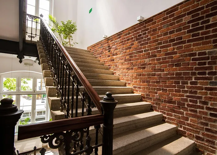 Dikul Market Square Hotel