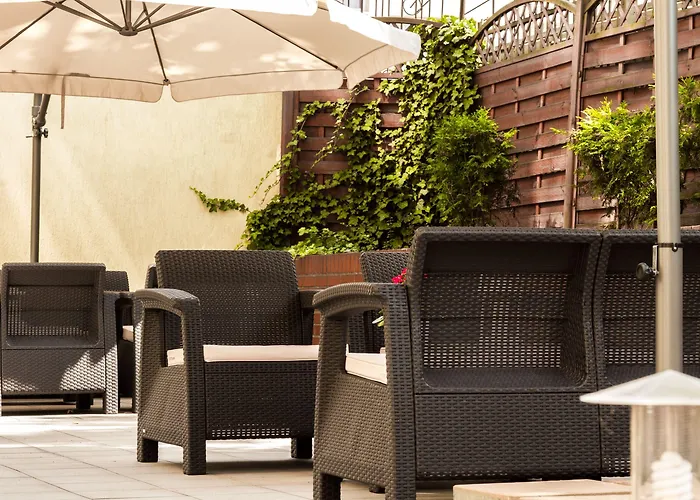 Dikul Market Square 3*