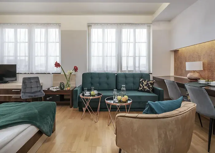 Dikul Market Square Hotel 3*