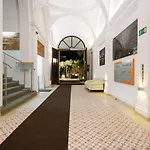 Dikul Market Square Szálloda 3*