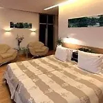 Dikul Market Square 3*