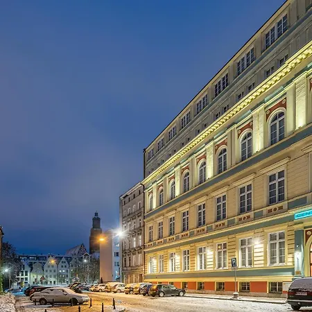 Dikul Market Square Hotel 3*