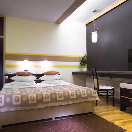 Dikul Market Square Hotel Vratislav