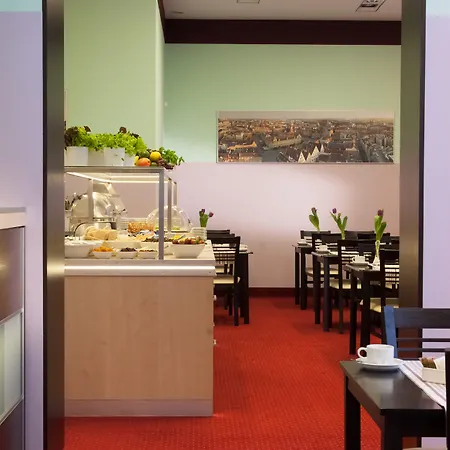 Hotel Dikul Market Square 3*