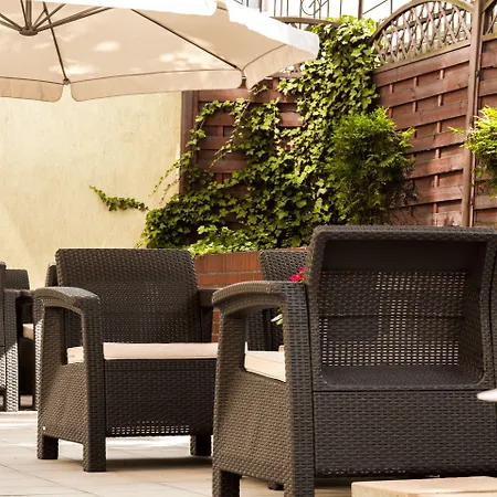 Dikul Market Square 3*