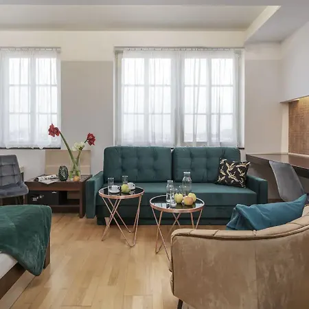 Dikul Market Square Hotel 3*