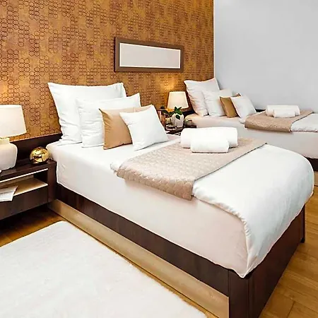 ホテル Dikul Market Square 3*