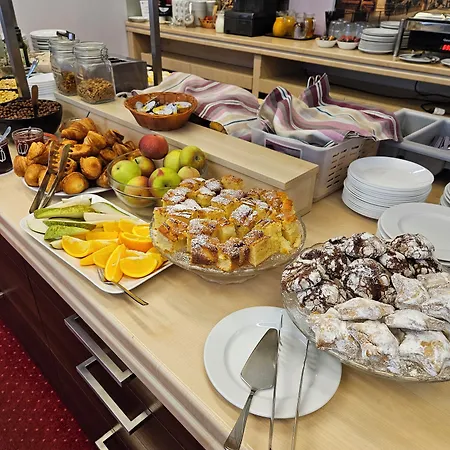 Dikul Market Square Hotel 3*
