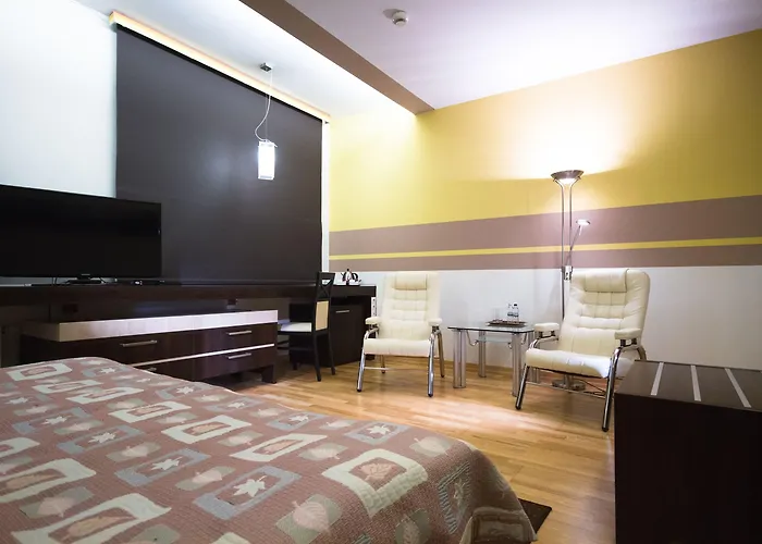 Dikul Market Square Отель 3*