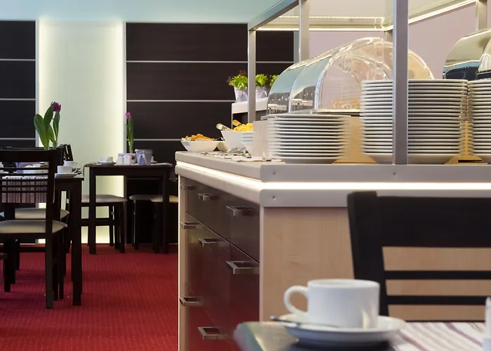 Dikul Market Square Отель 3*